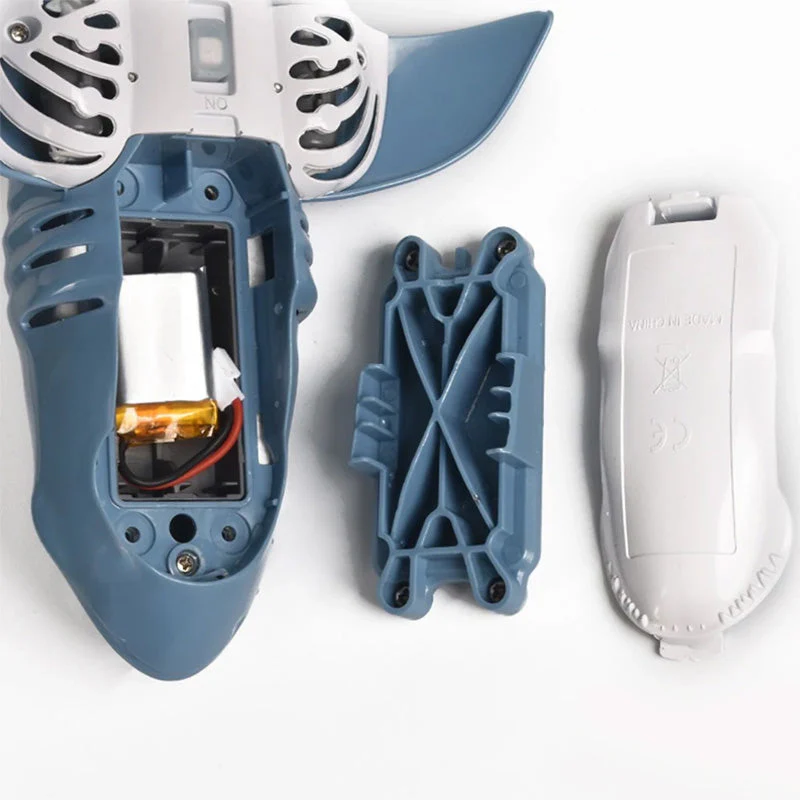 Newest Simulation Remote Control Shark Boat - Image 8