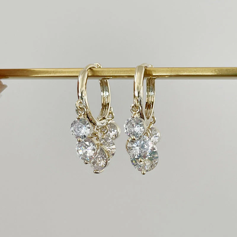 Shiny Diamon Drop Earrings - Image 5