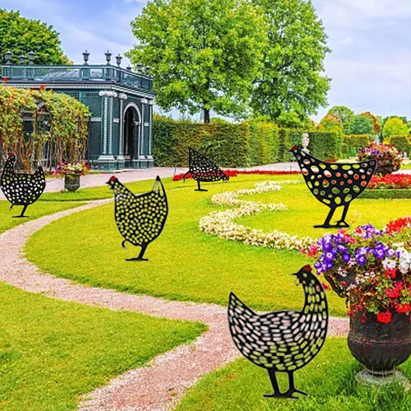 Simulated Chicken Ornament for Yard - Image 4